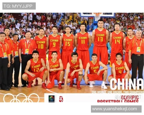 陈江华与姚明的篮球传奇：从青涩岁月到辉煌成就的深度解读