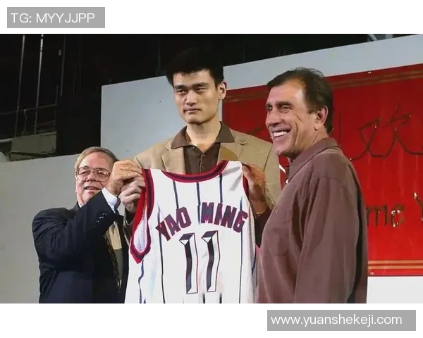 NBA篮球明星同框合影展现传奇瞬间与友谊的力量